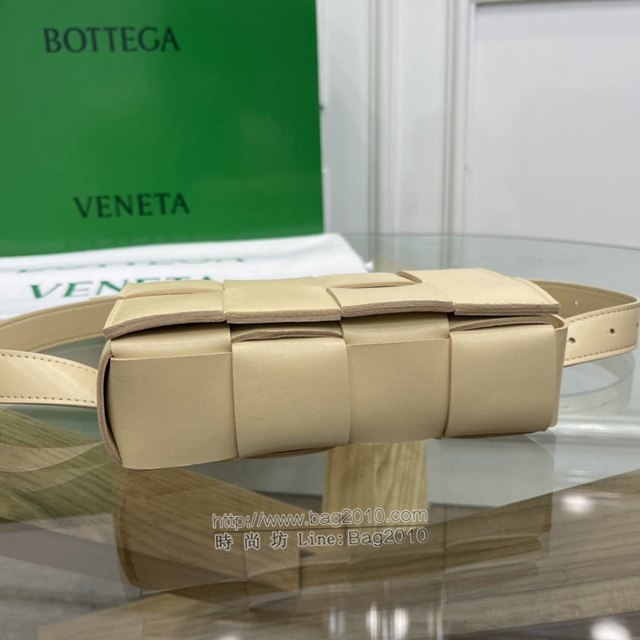 Bottega veneta高端女包 KF0015燕麥色 寶緹嘉CAEESTTE腰包 BV經典款手工編織手包腰包胸包斜挎包  gxz1208
